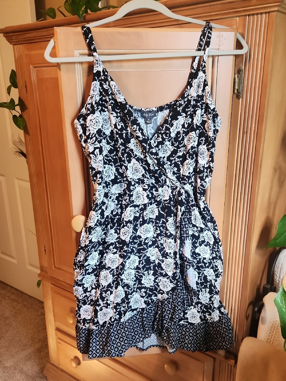 NWT Lily Rose Black and White Floral Stappy Dress